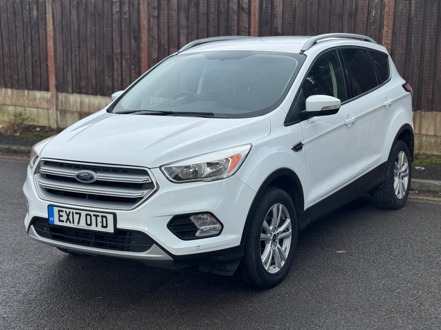 Used Ford Kuga 2017 for sale - 77439781: Photo 2