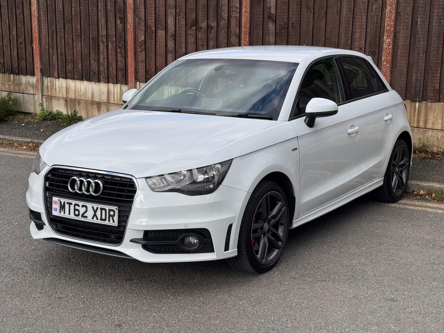 Used Audi A1 2013 for sale - 77163460: Photo 2