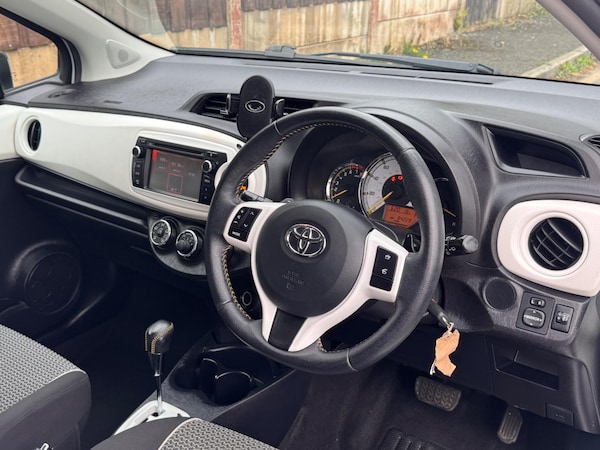 Used Toyota Yaris 2013 for sale - 76247858: Photo 10