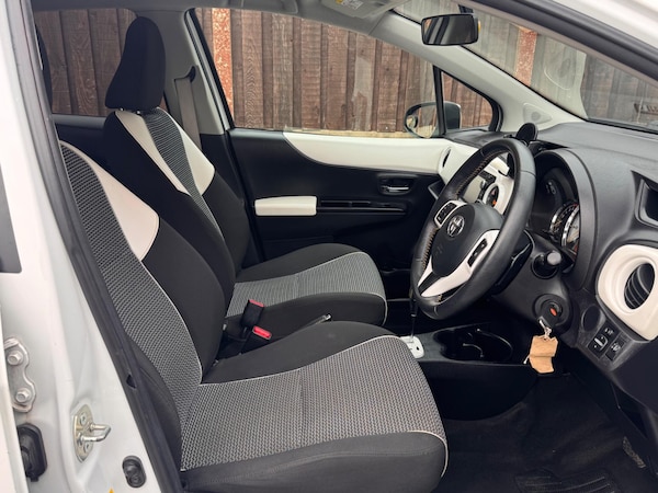 Used Toyota Yaris 2013 for sale - 76247858: Photo 13