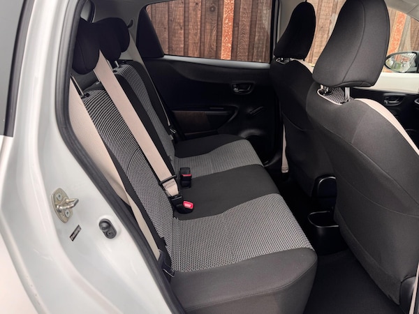 Used Toyota Yaris 2013 for sale - 76247858: Photo 17