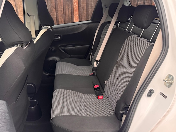Used Toyota Yaris 2013 for sale - 76247858: Photo 23