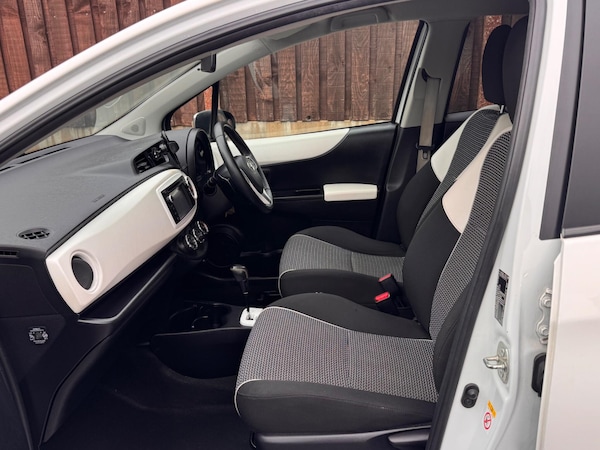 Used Toyota Yaris 2013 for sale - 76247858: Photo 26