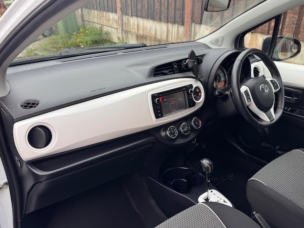 Used Toyota Yaris 2013 for sale - 76247858: Photo 30