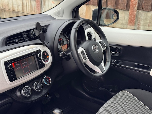Used Toyota Yaris 2013 for sale - 76247858: Photo 31
