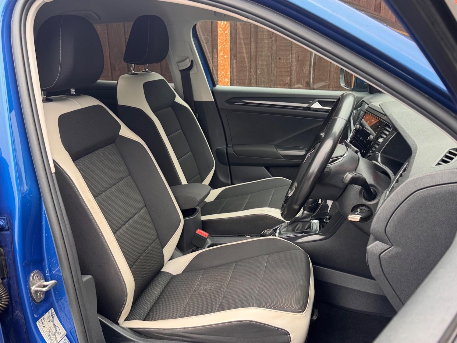 Used Volkswagen T-Roc 2018 for sale - 76337034: Photo 14