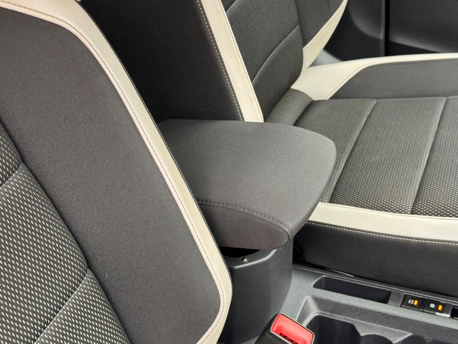 Used Volkswagen T-Roc 2018 for sale - 76337034: Photo 51