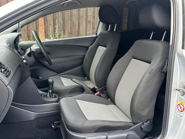 Used Volkswagen Polo 2010 for sale - 75318565: Photo 27