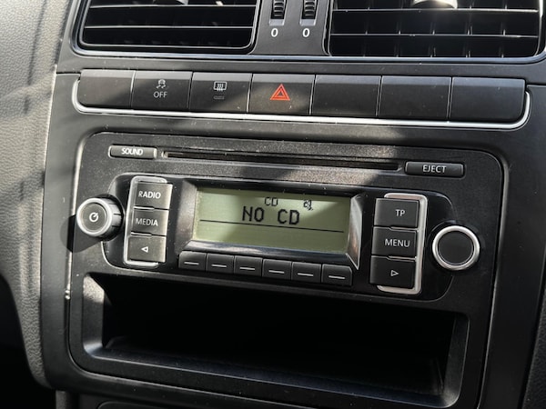 Used Volkswagen Polo 2010 for sale - 75318565: Photo 38
