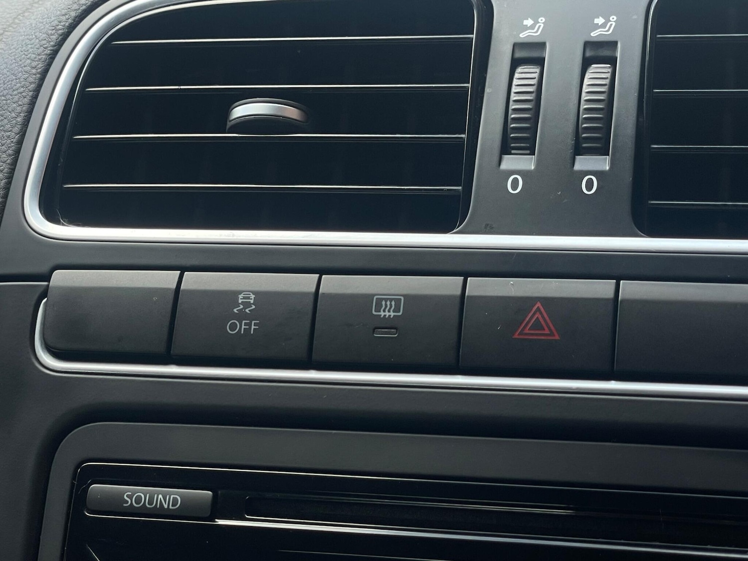 Used Volkswagen Polo 2011 for sale - 77892208: Photo 45