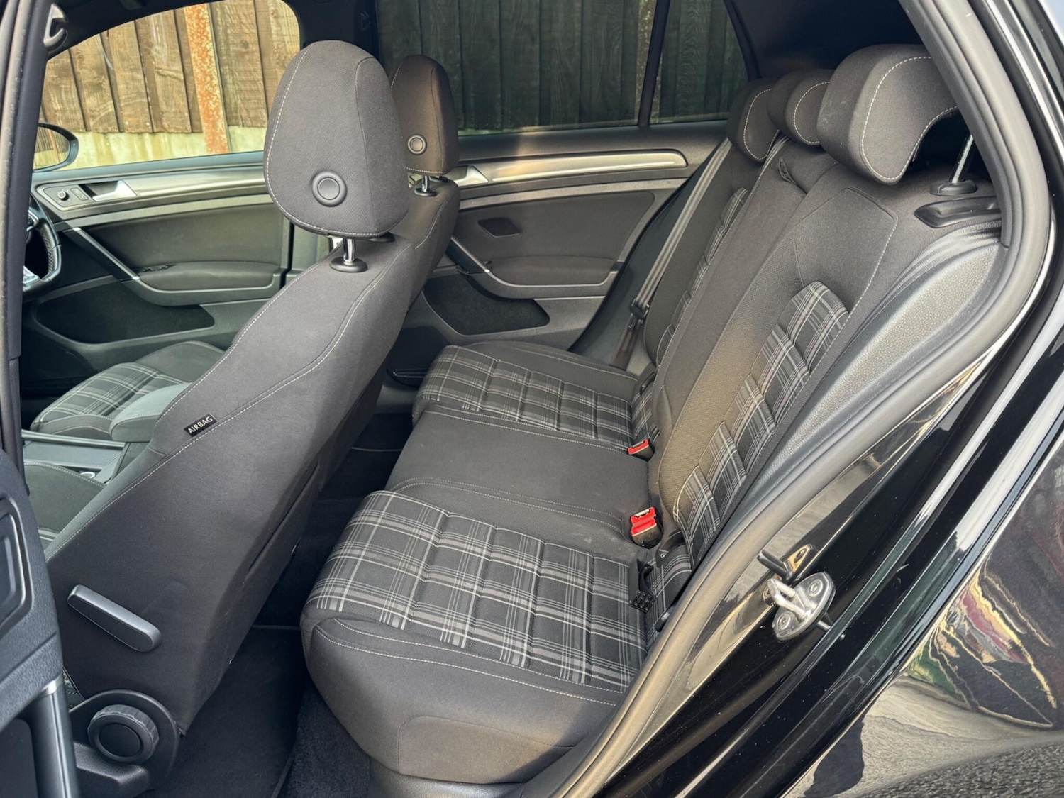 Used Volkswagen Golf 2017 for sale - 76936477: Photo 25