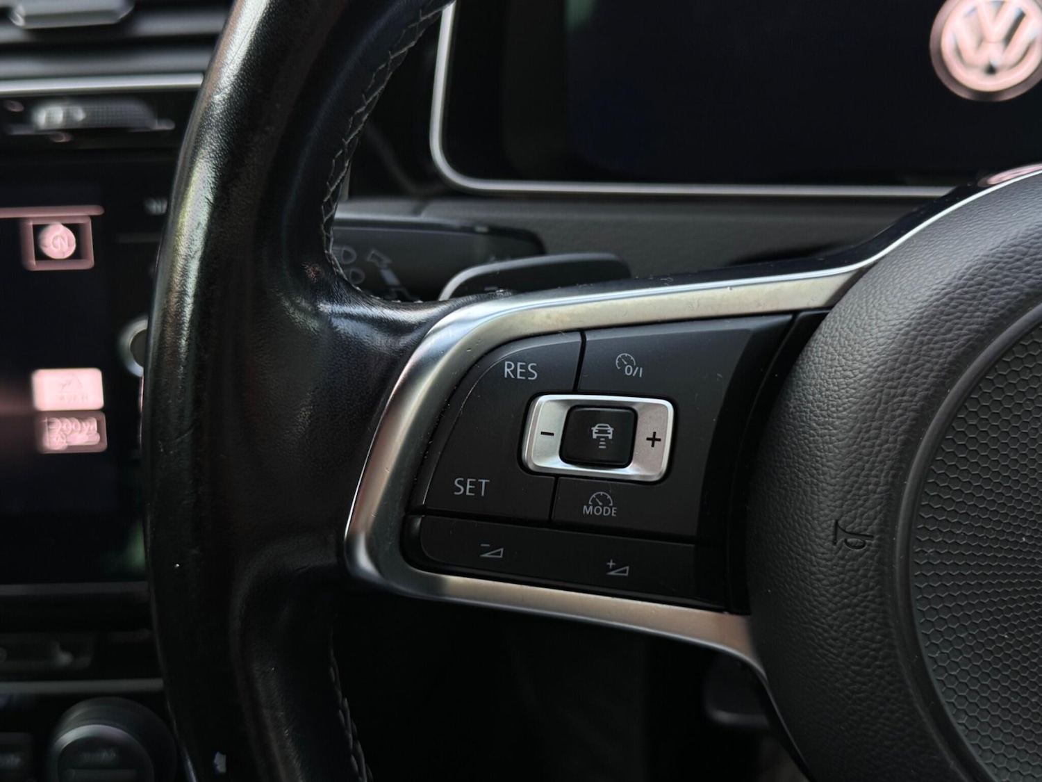 Used Volkswagen Golf 2017 for sale - 76936477: Photo 38