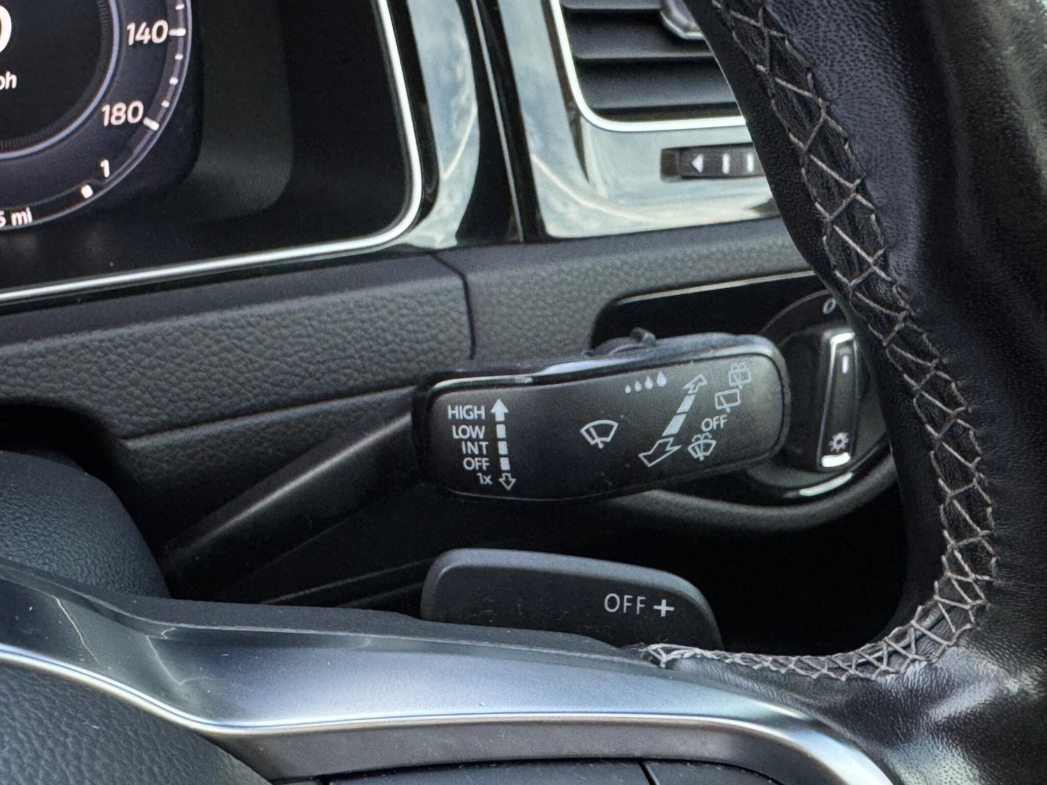 Used Volkswagen Golf 2017 for sale - 76936477: Photo 41