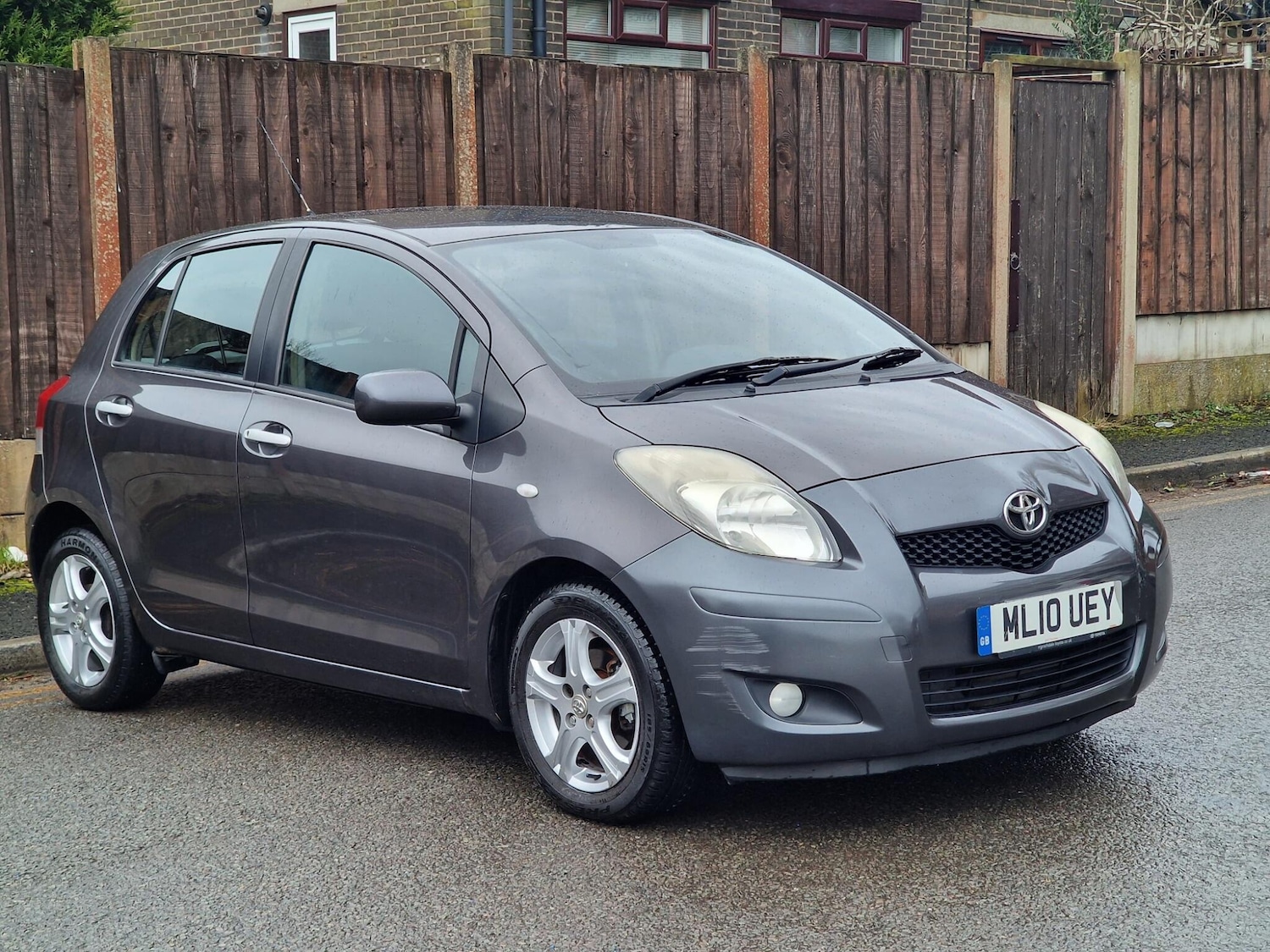 Used Toyota Yaris for sale - 77497454: Photo 2