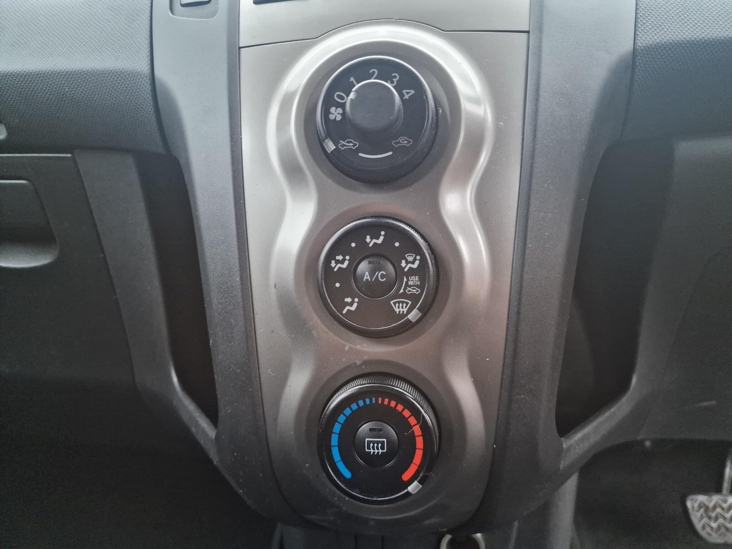 Used Toyota Yaris for sale - 77497454: Photo 32