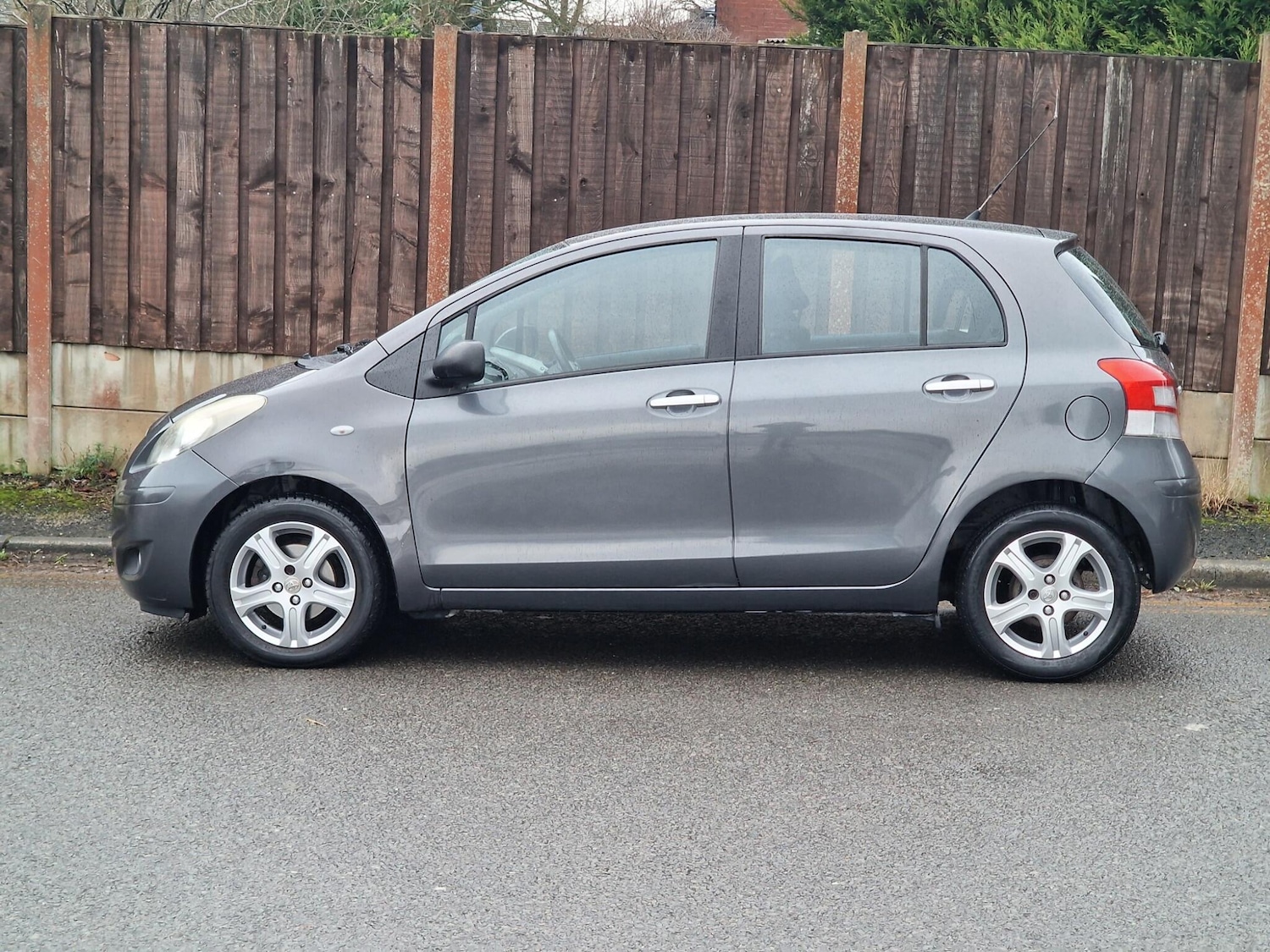 Used Toyota Yaris for sale - 77497454: Photo 8