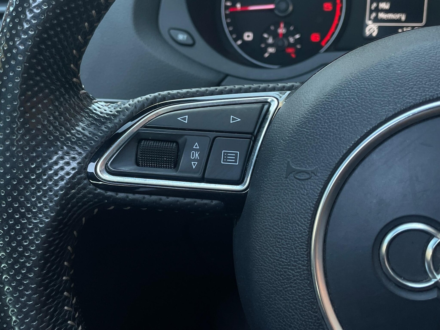 Used Audi Q3 for sale - 78184438: Photo 36