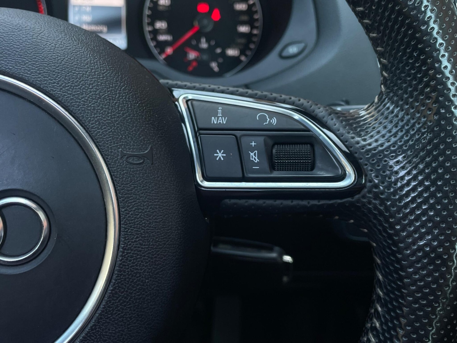 Used Audi Q3 for sale - 78184438: Photo 37