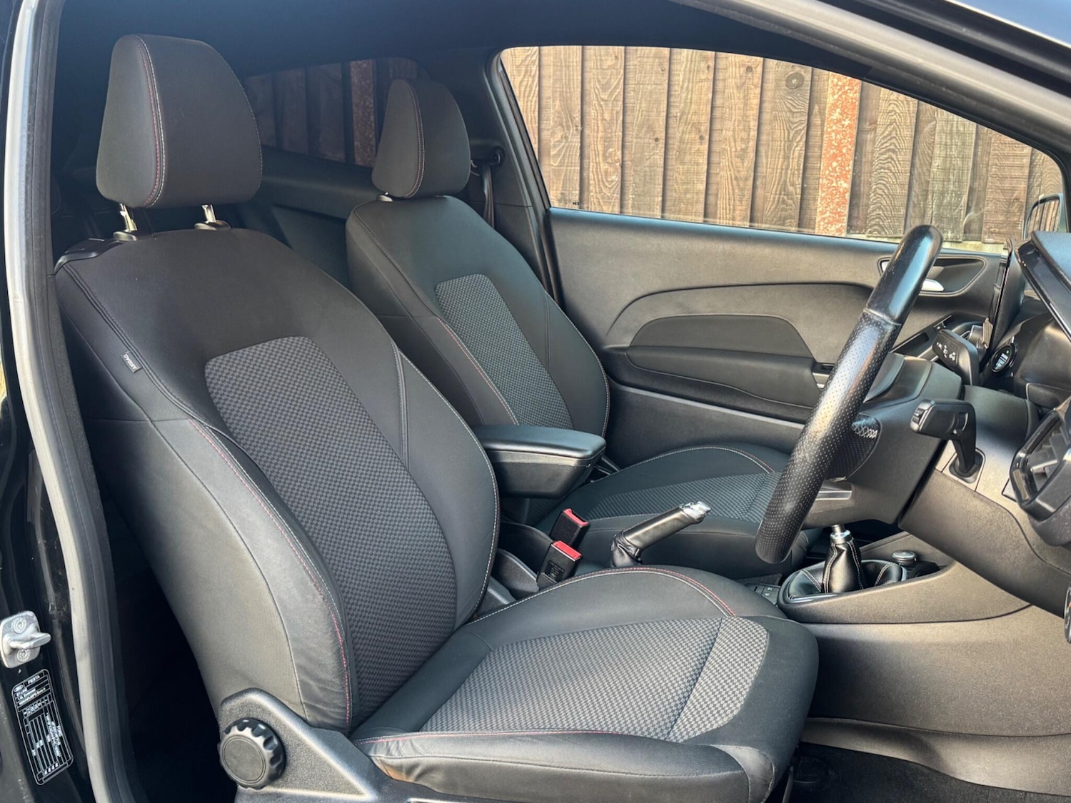 Used Ford Fiesta 2017 for sale - 76995704: Photo 14