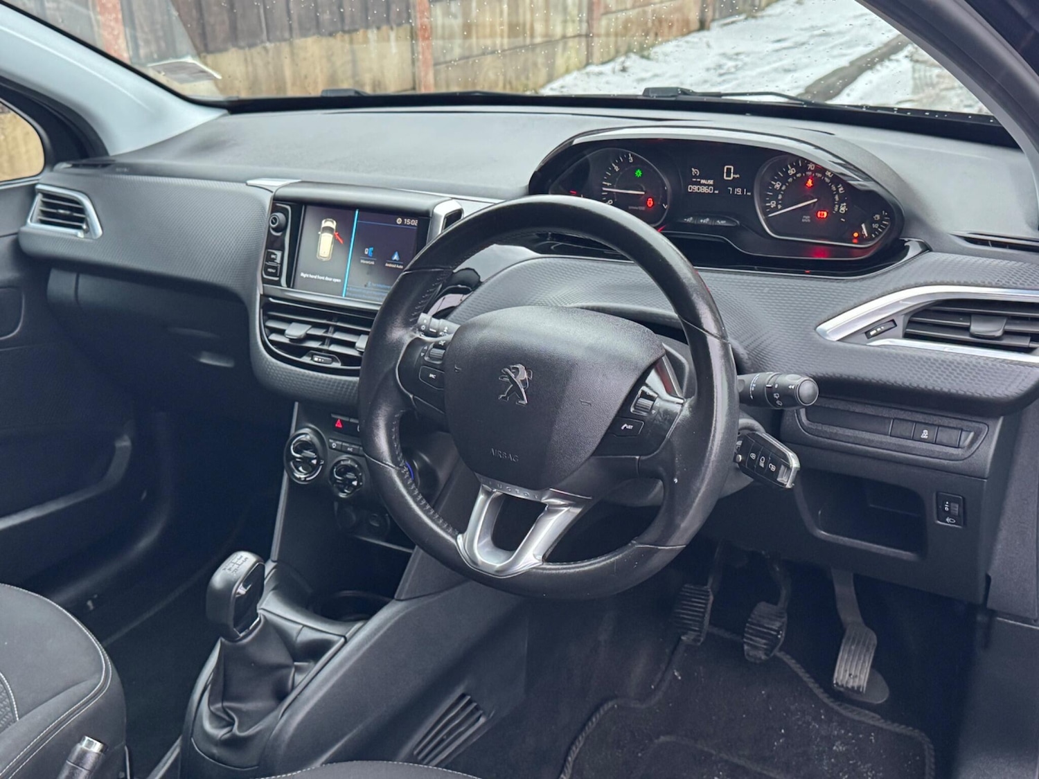 Used Peugeot 208 2017 for sale - 77131915: Photo 10