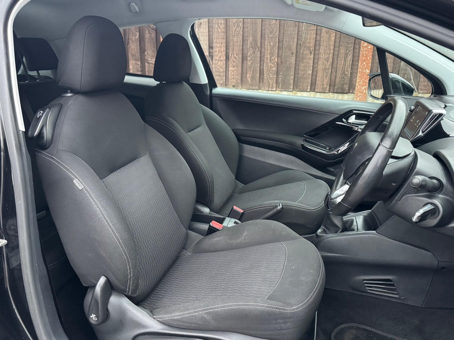 Used Peugeot 208 2017 for sale - 77131915: Photo 14