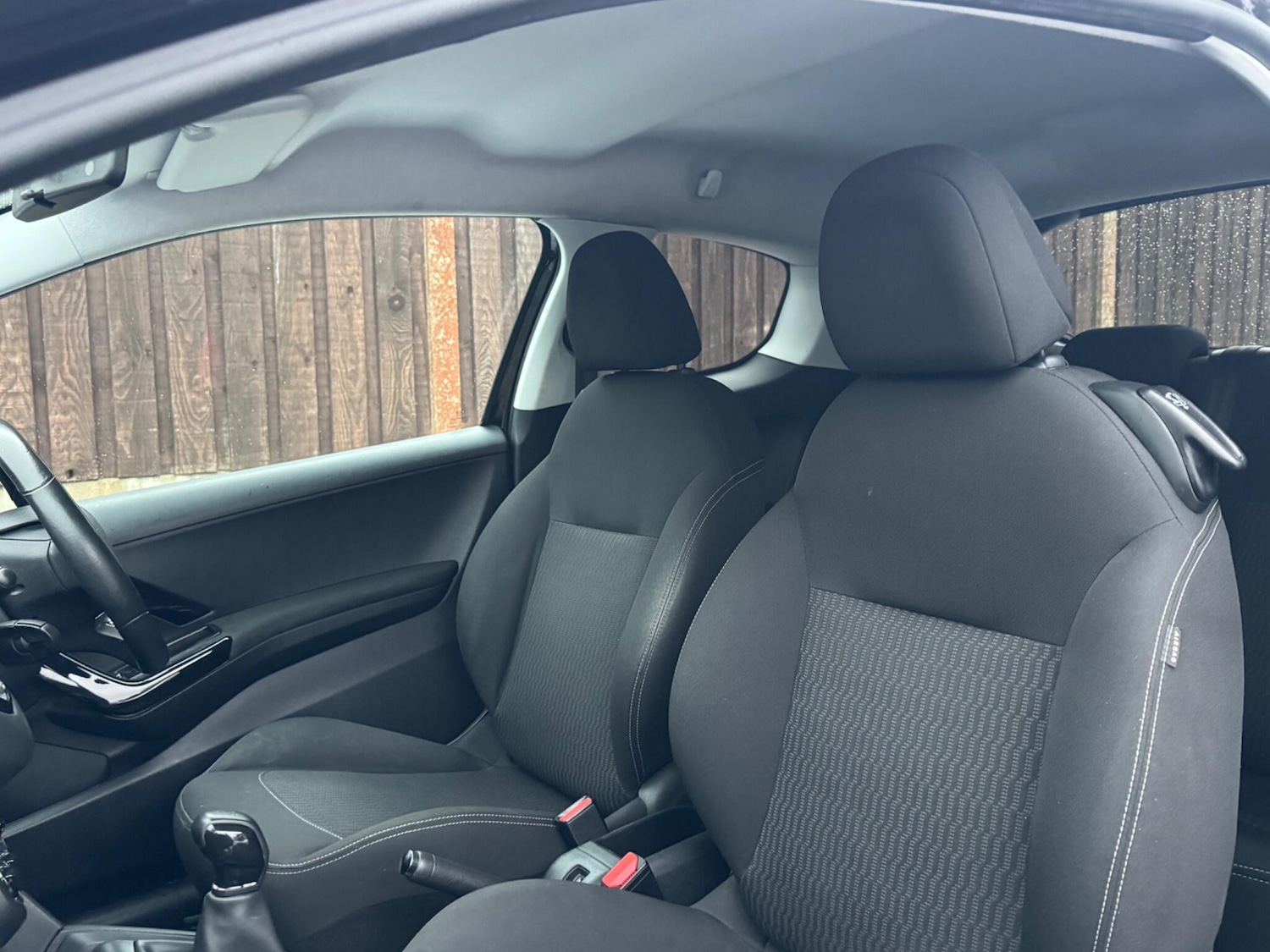 Used Peugeot 208 2017 for sale - 77131915: Photo 28