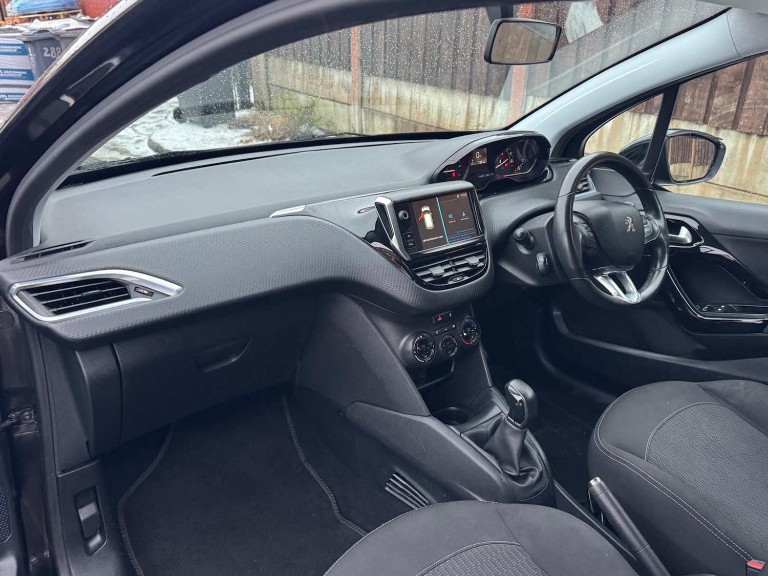 Used Peugeot 208 2017 for sale - 77131915: Photo 30