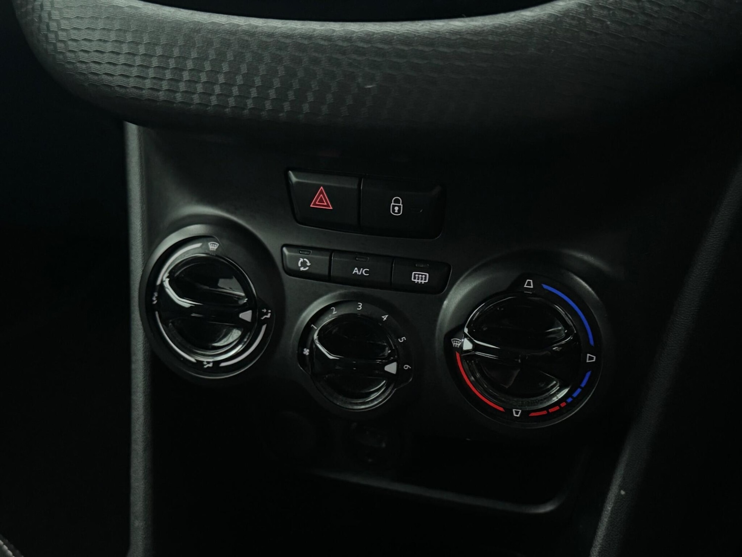 Used Peugeot 208 2017 for sale - 77131915: Photo 44