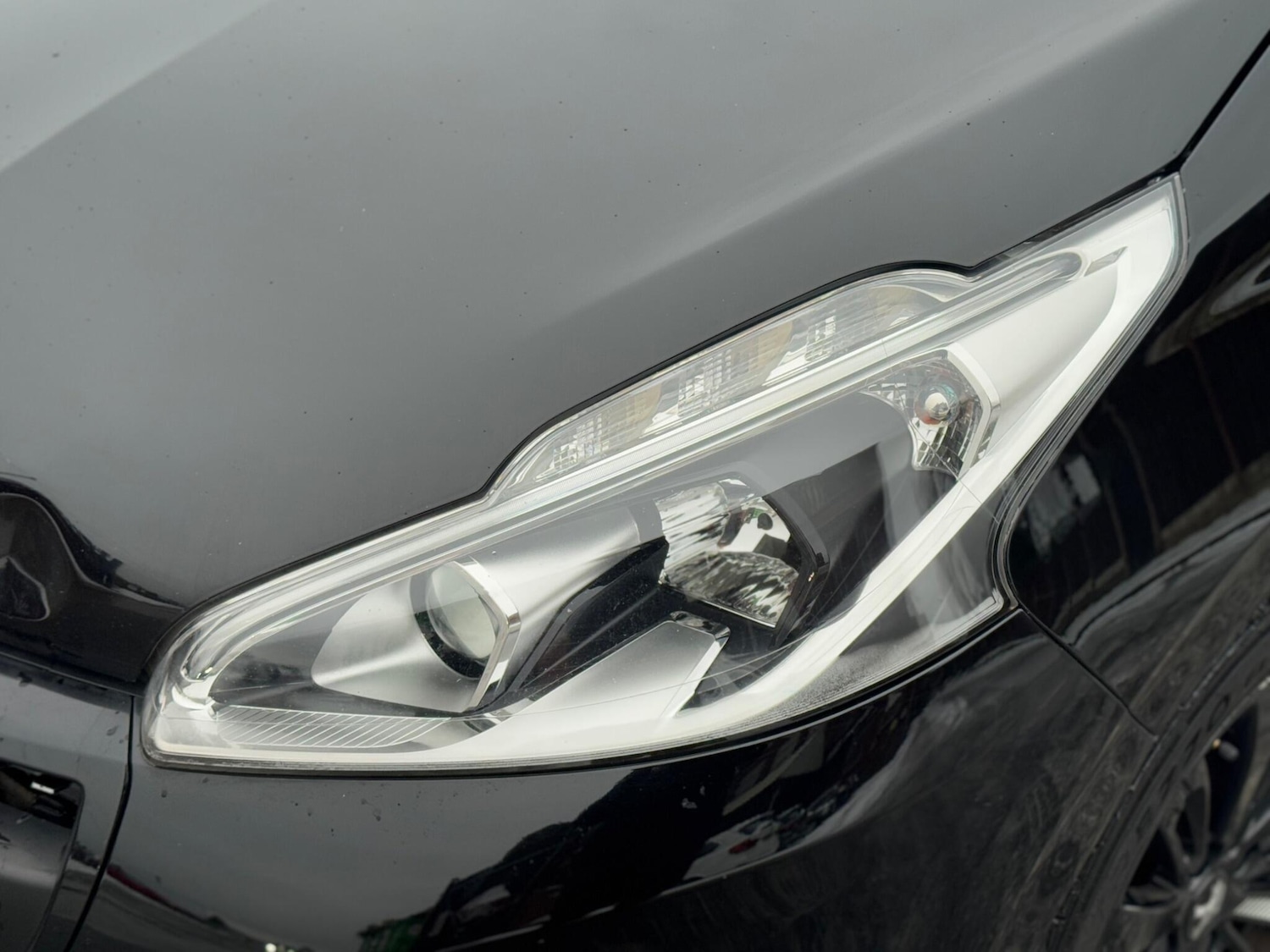 Used Peugeot 208 2017 for sale - 77131915: Photo 49