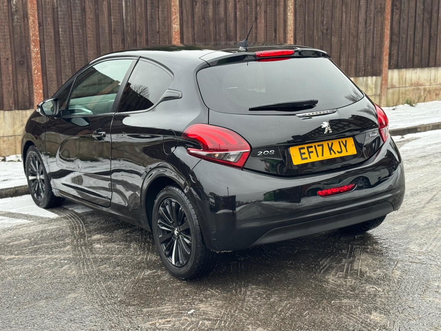 Used Peugeot 208 2017 for sale - 77131915: Photo 5