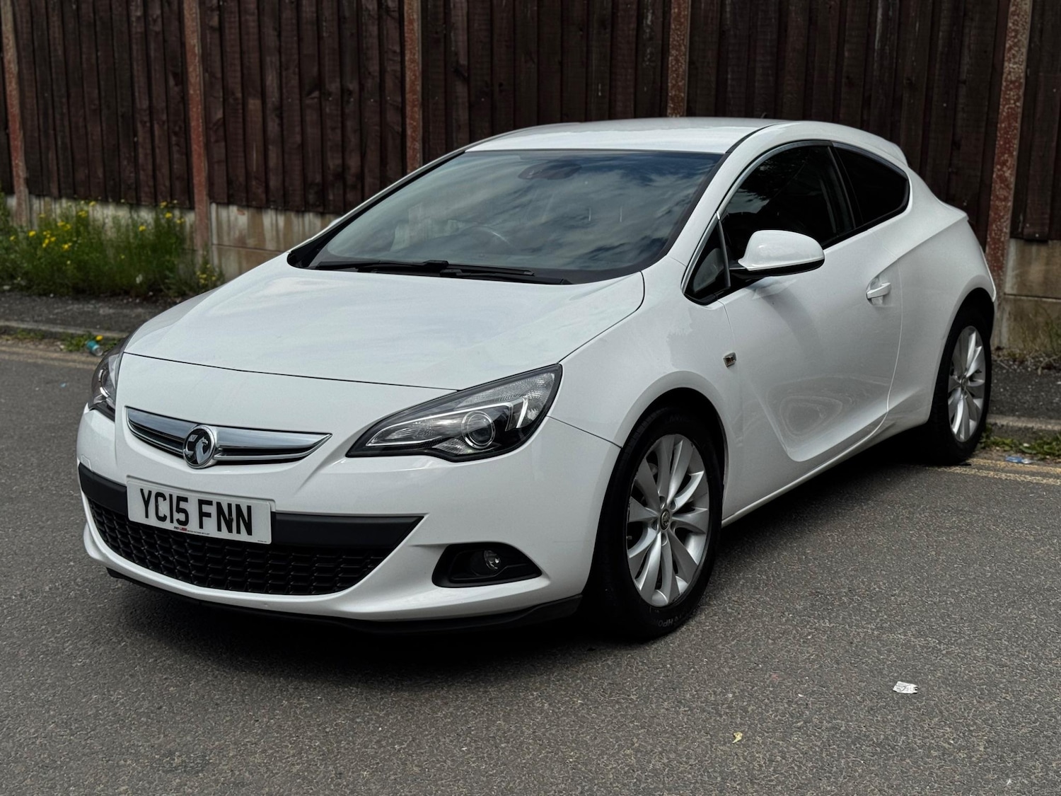 Used Vauxhall Astra GTC for sale - 76513294: Photo 2