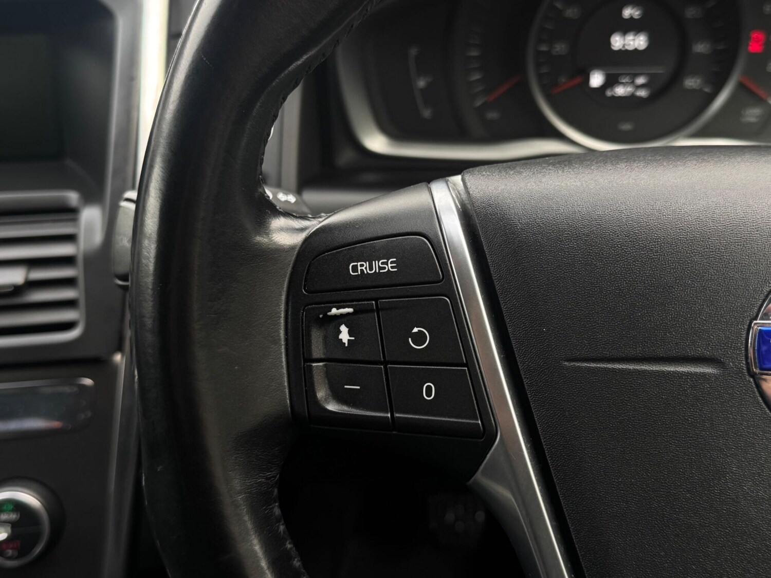 Used Volvo XC60 for sale - 77696498: Photo 38