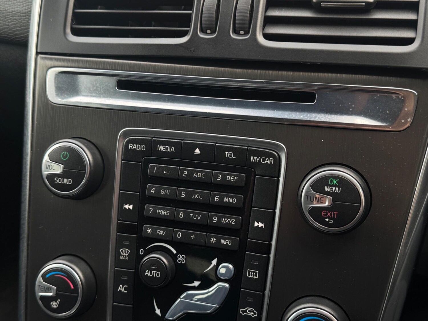 Used Volvo XC60 for sale - 77696498: Photo 54