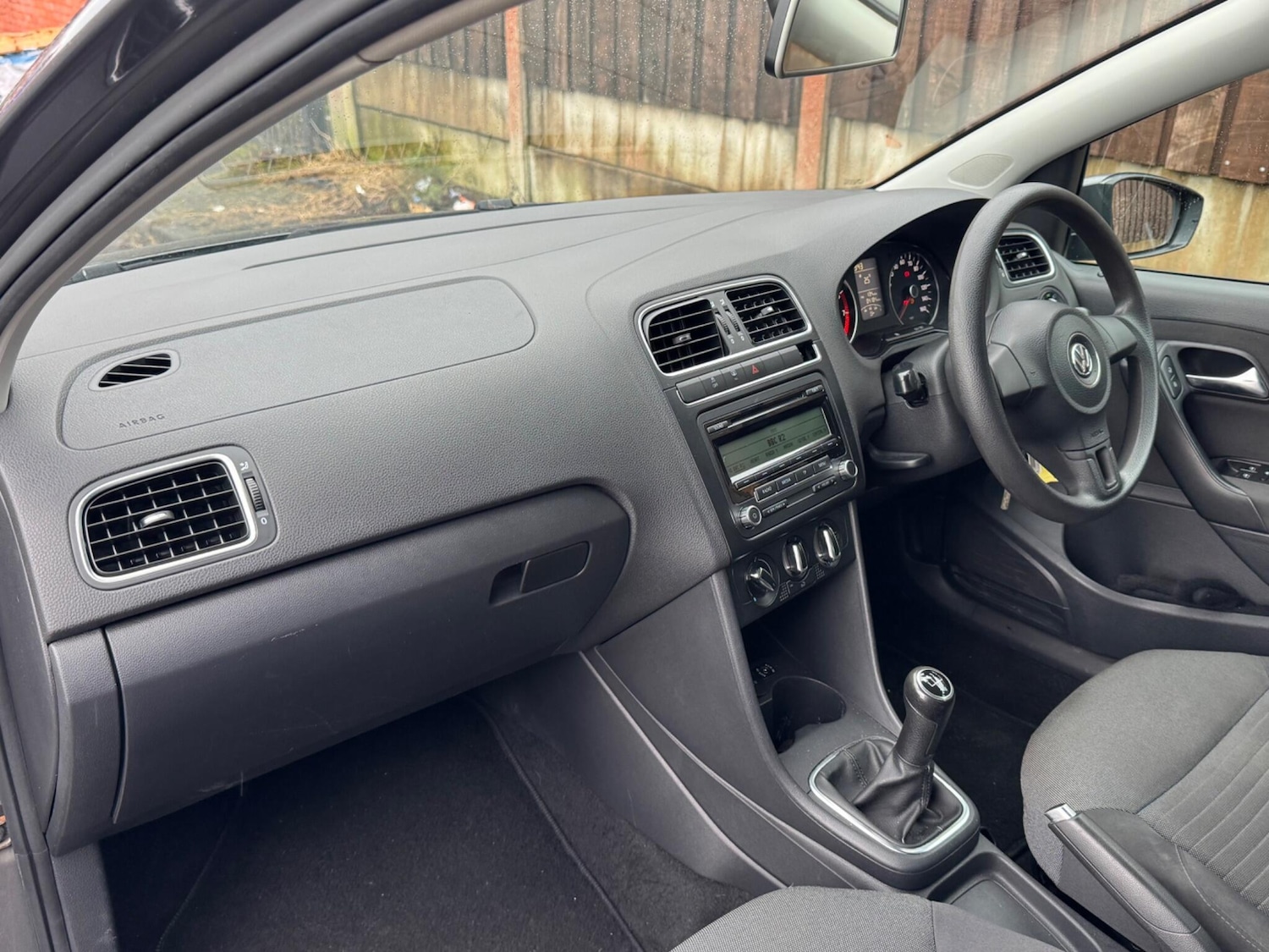 Used Volkswagen Polo 2009 for sale - 77155404: Photo 30