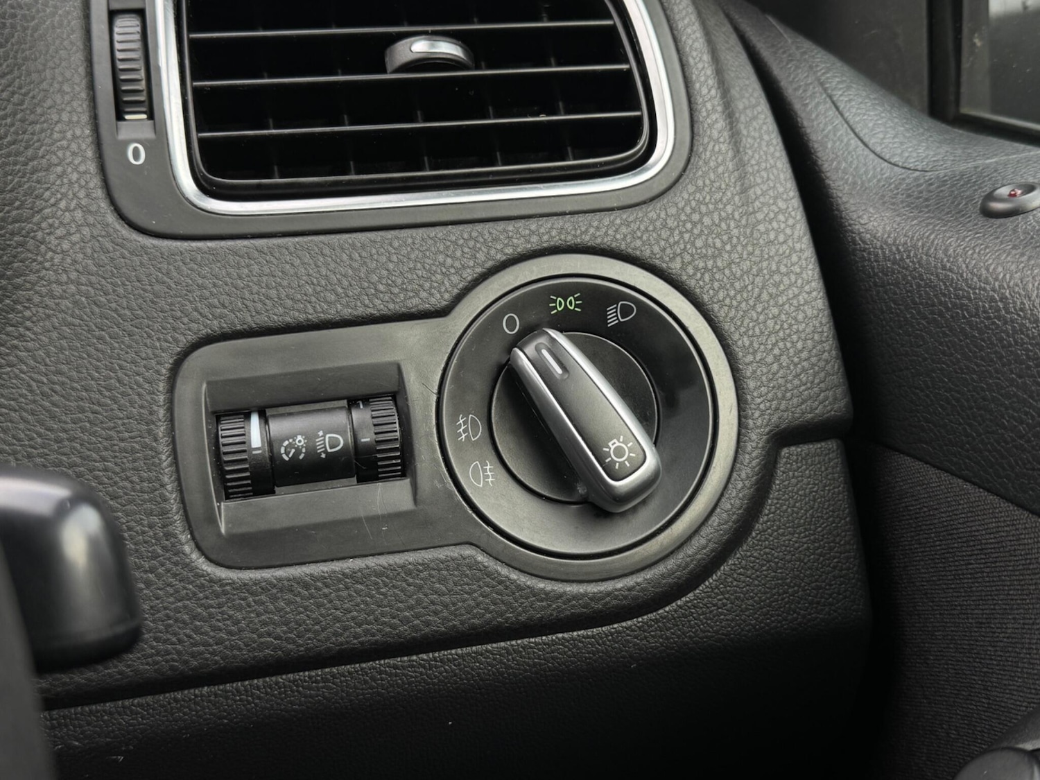 Used Volkswagen Polo 2009 for sale - 77155404: Photo 42