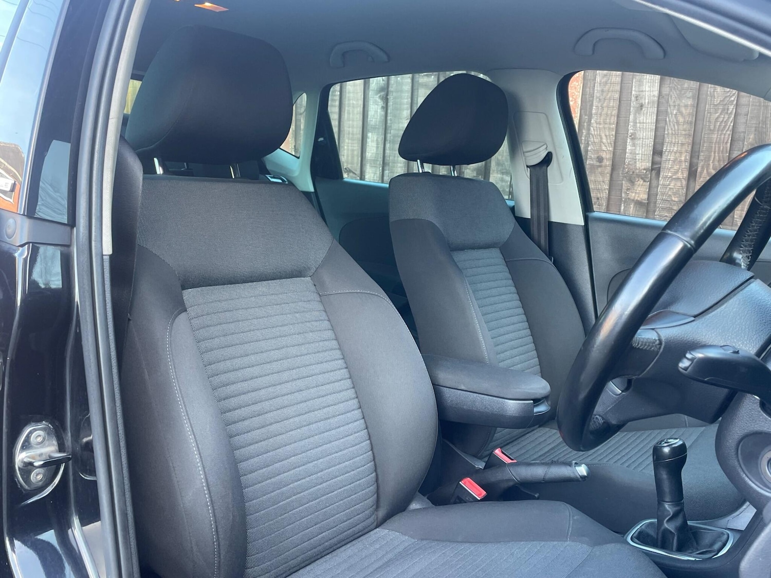 Used Volkswagen Polo 2011 for sale - 77940525: Photo 14