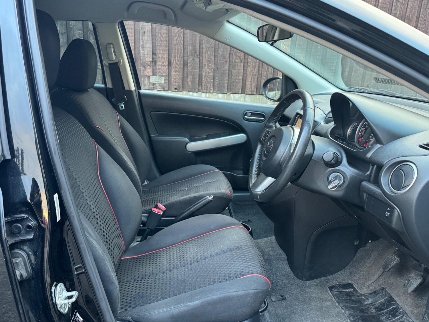 Used Mazda Mazda2 2012 for sale - 77439896: Photo 11