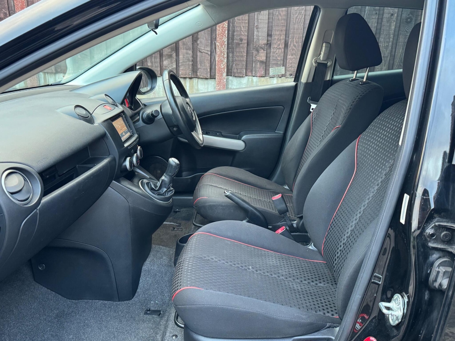 Used Mazda Mazda2 2012 for sale - 77439896: Photo 24