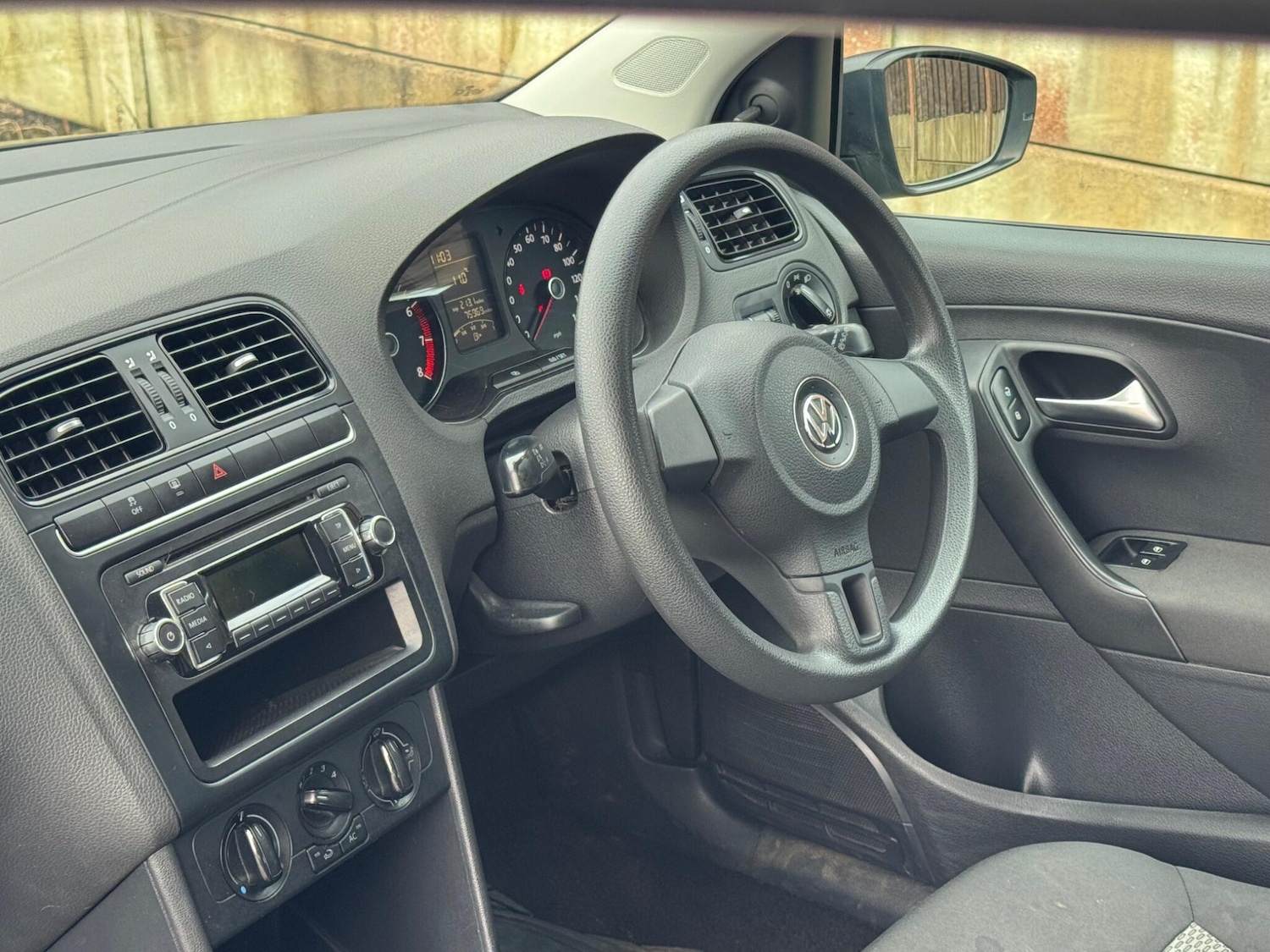 Used Volkswagen Polo 2012 for sale - 77769053: Photo 31