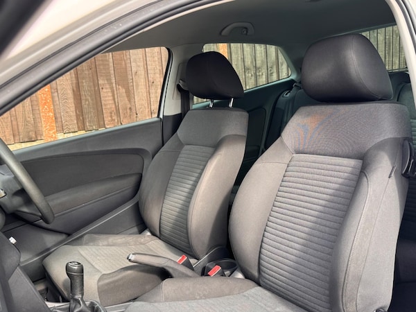 Used Volkswagen Polo 2010 for sale - 75990569: Photo 28