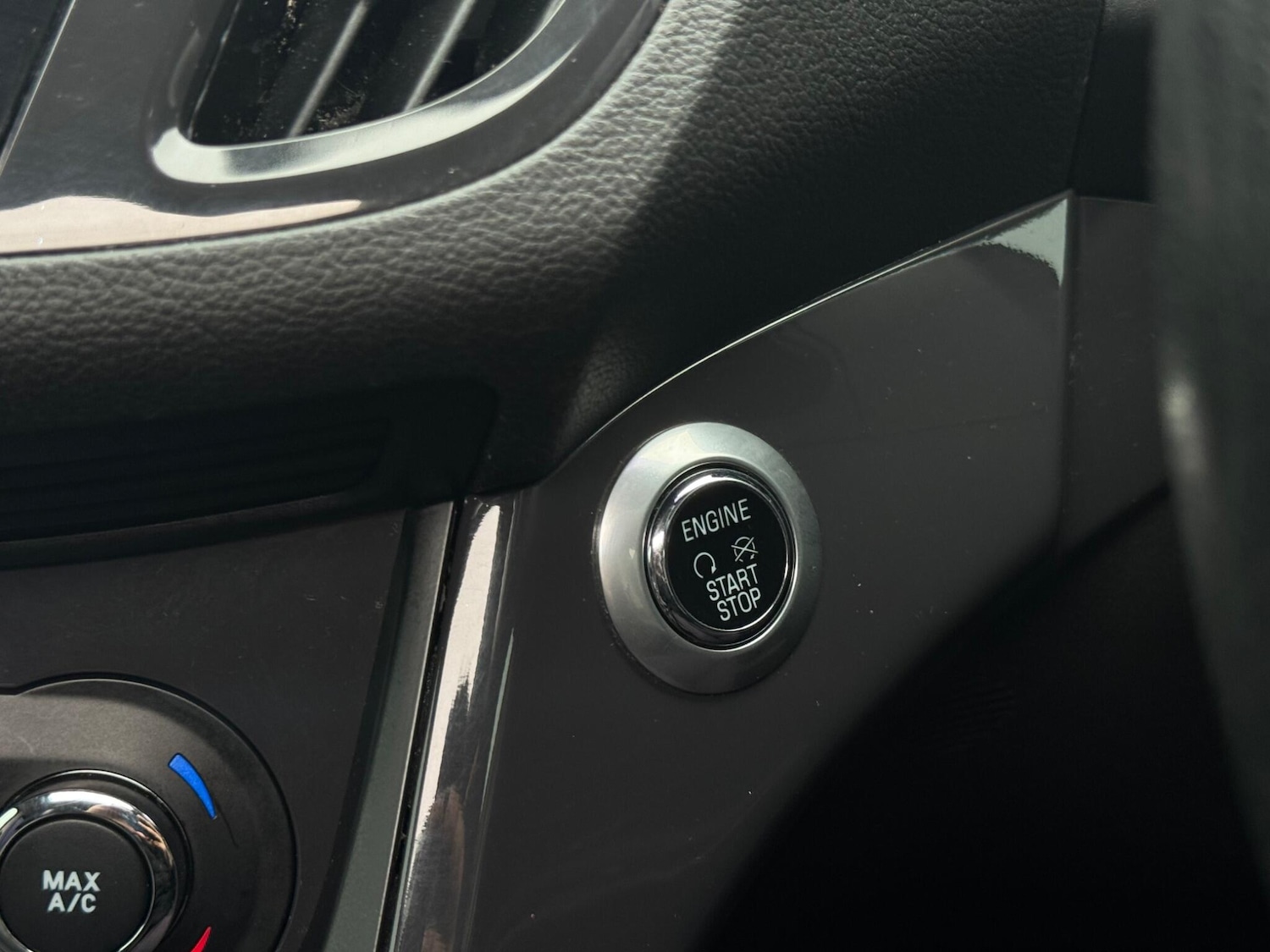 Used Ford Kuga 2014 for sale - 77982429: Photo 44