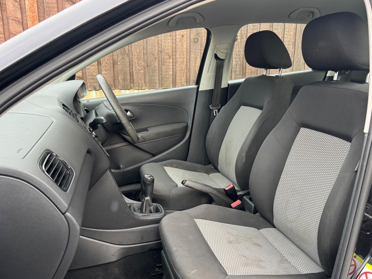 Used Volkswagen Polo 2010 for sale - 76743241: Photo 27