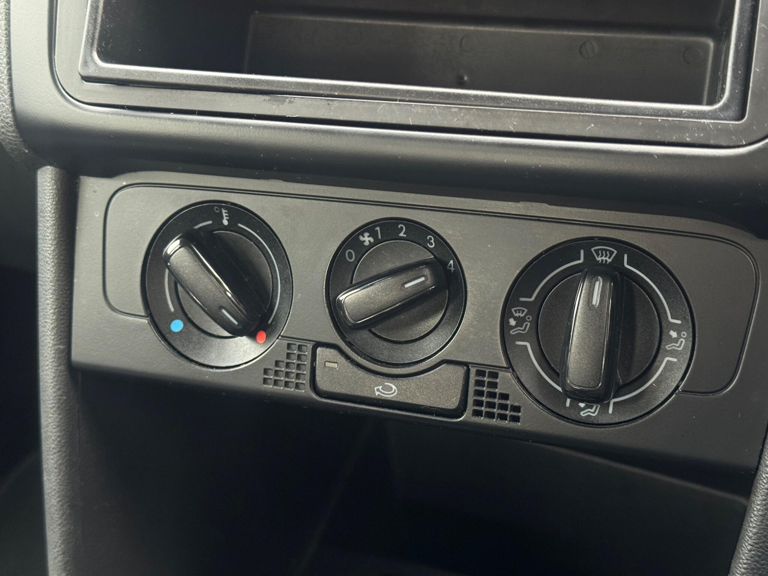 Used Volkswagen Polo 2010 for sale - 76743241: Photo 42