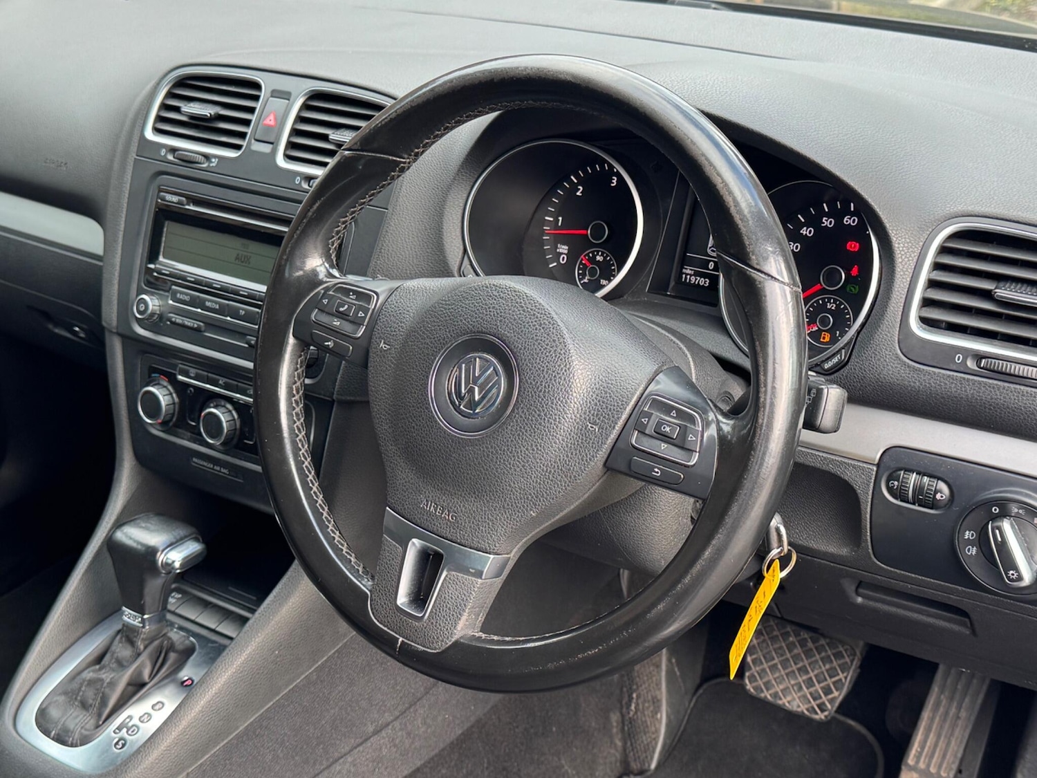 Used Volkswagen Golf 2010 for sale - 77015248: Photo 11