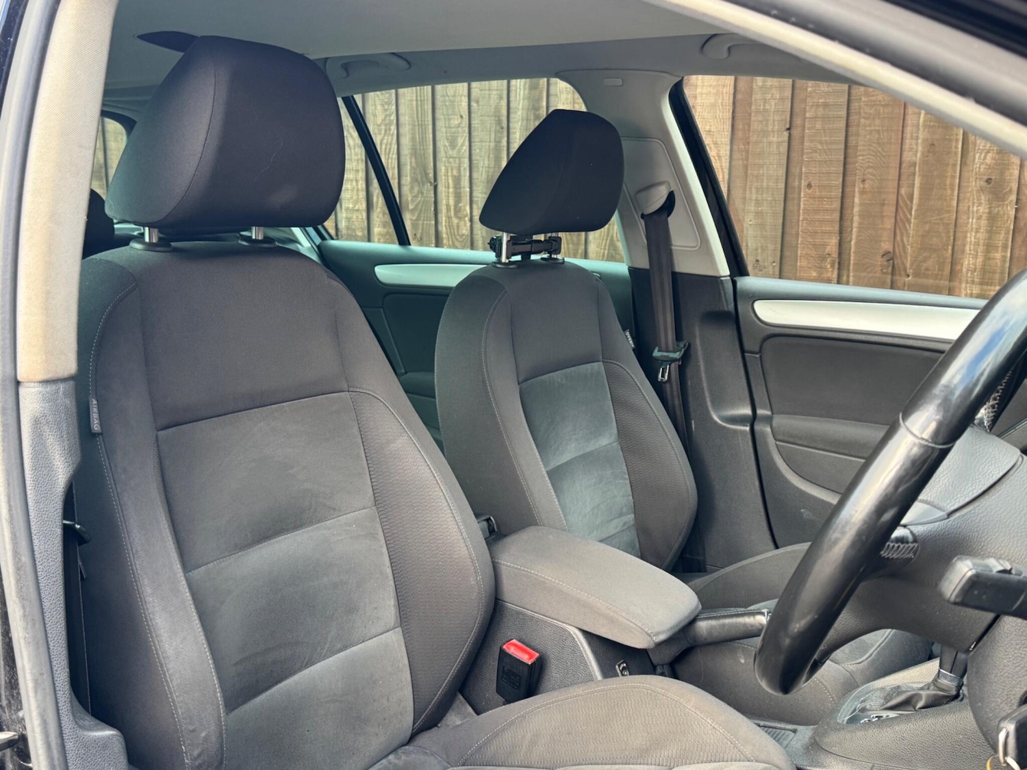 Used Volkswagen Golf 2010 for sale - 77015248: Photo 15