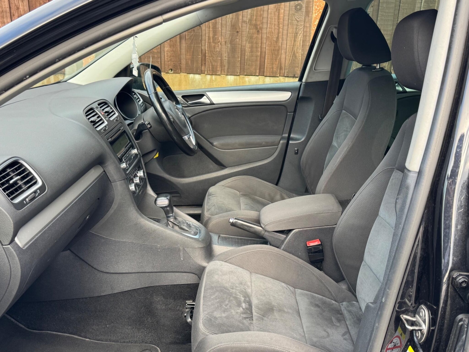 Used Volkswagen Golf 2010 for sale - 77015248: Photo 26