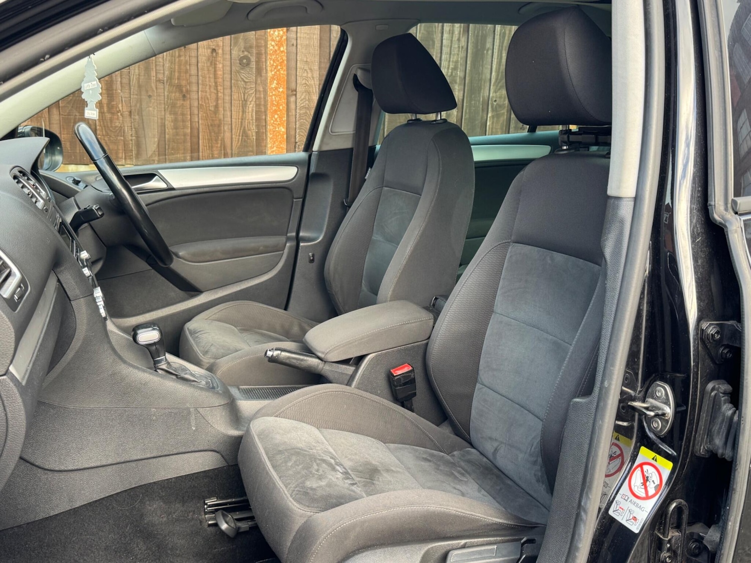 Used Volkswagen Golf 2010 for sale - 77015248: Photo 27