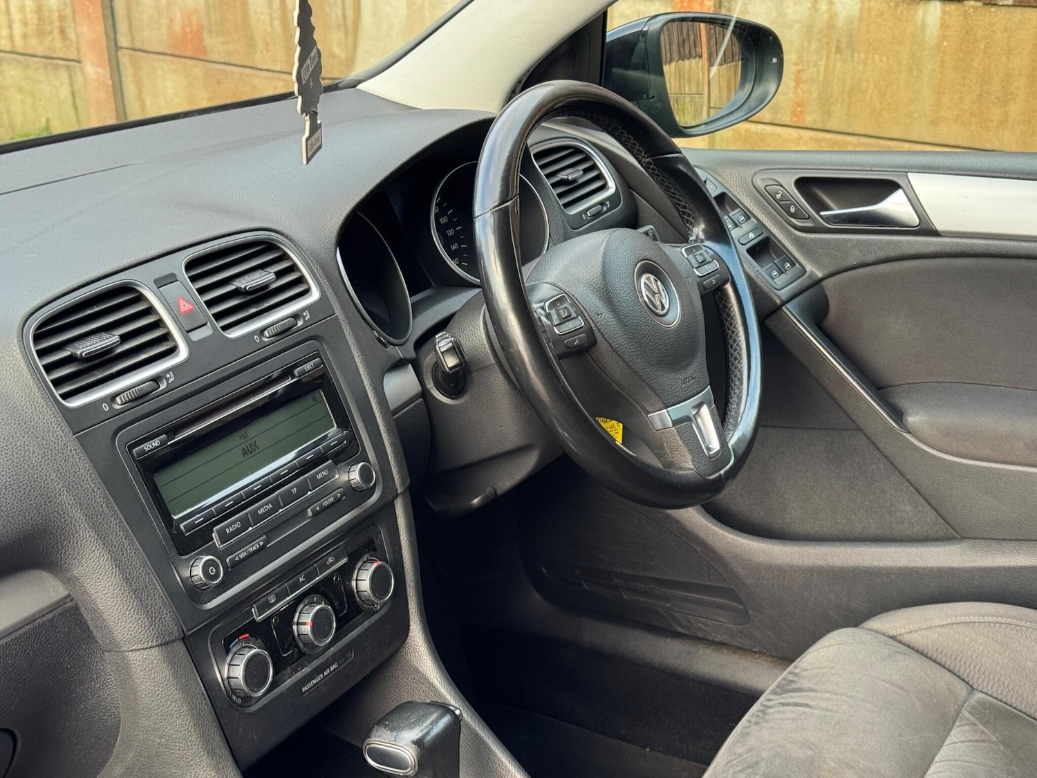 Used Volkswagen Golf 2010 for sale - 77015248: Photo 31