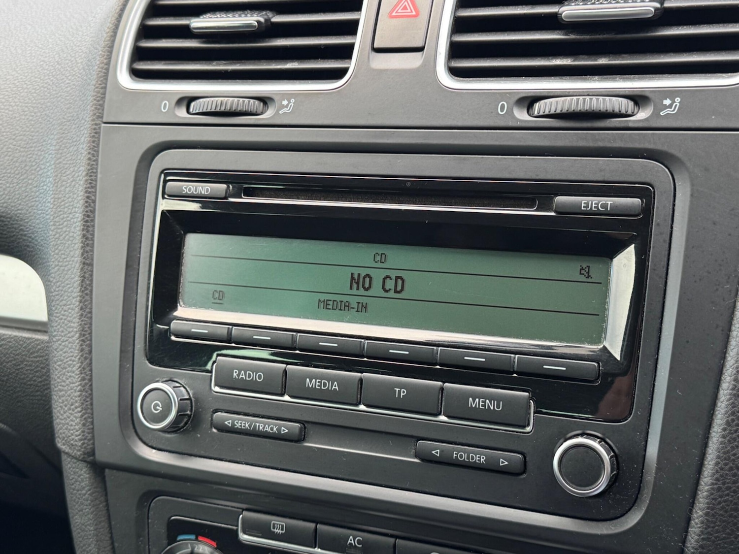 Used Volkswagen Golf 2010 for sale - 77015248: Photo 40