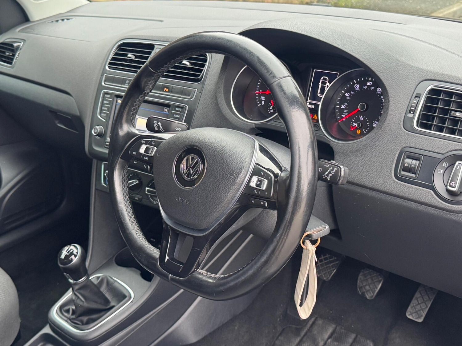 Used Volkswagen Polo 2017 for sale - 77611643: Photo 11